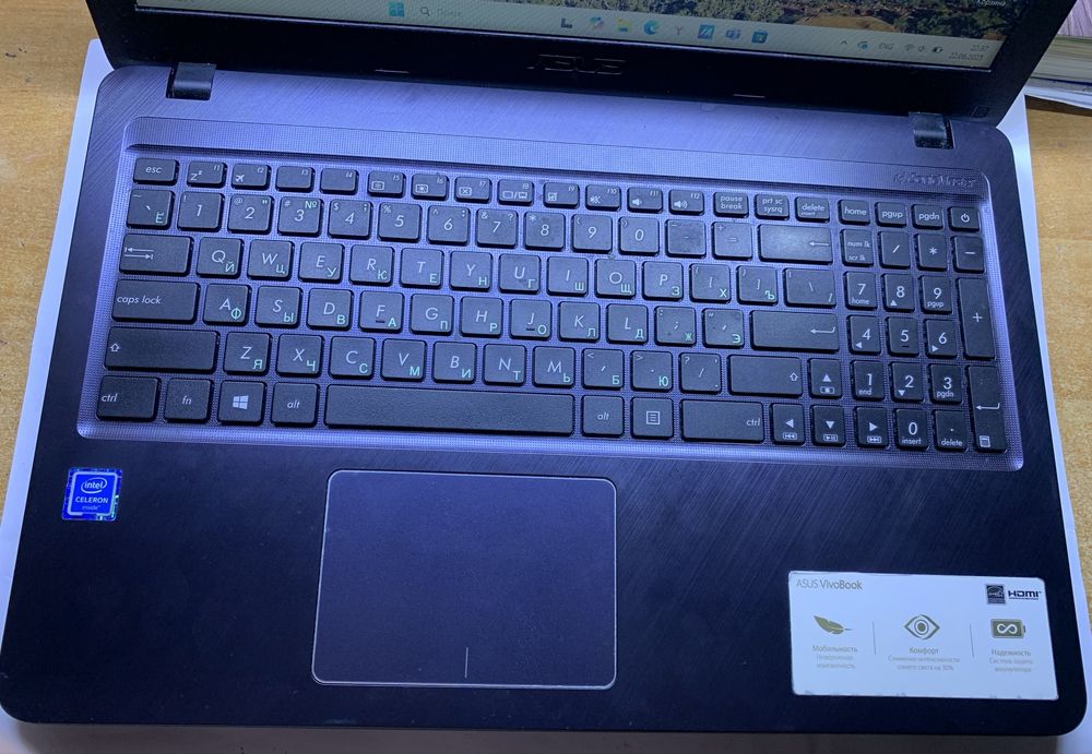 Ноутбук Asus vivobook