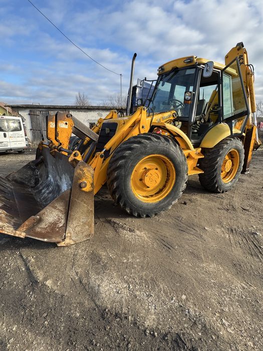 Buldoexcavator JCB 4 cx impecabil  6200 ore de functionare