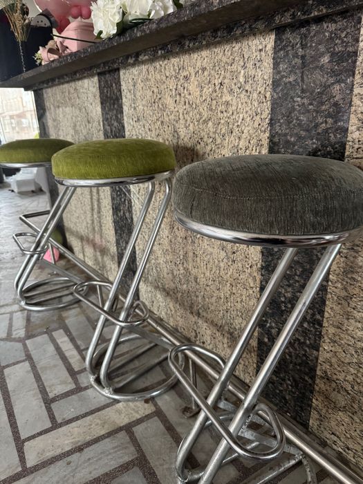 Метални бар столове 8 бр.