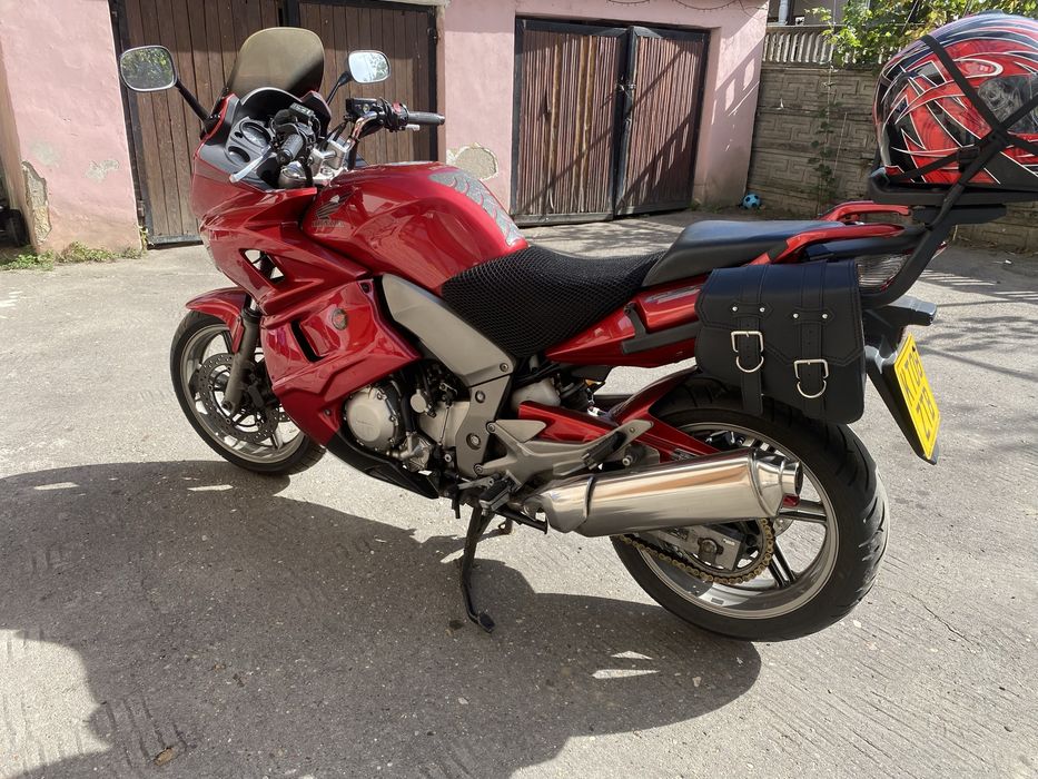 Motocicleta HONDA CBF