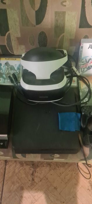 Playstation 4 slim