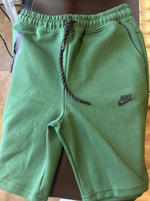 Къси гащи Nike tech fleece