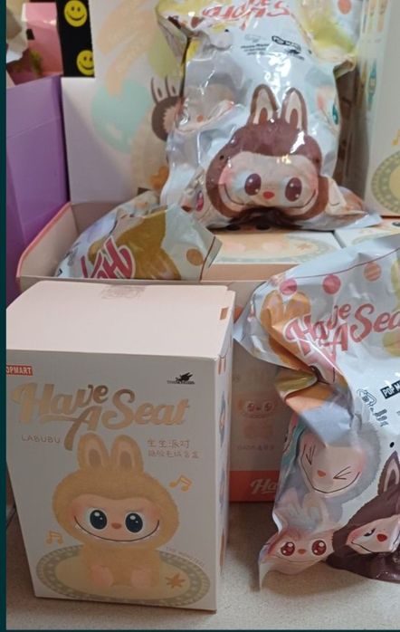 Лабубу Have a seat плюшена играчка 14см