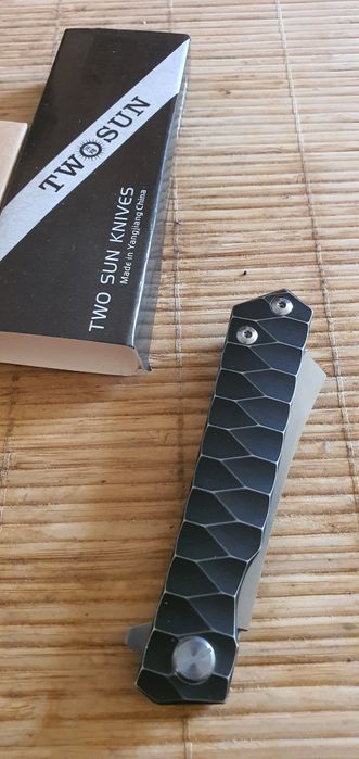 Briceag, cutit Two Sun tanto