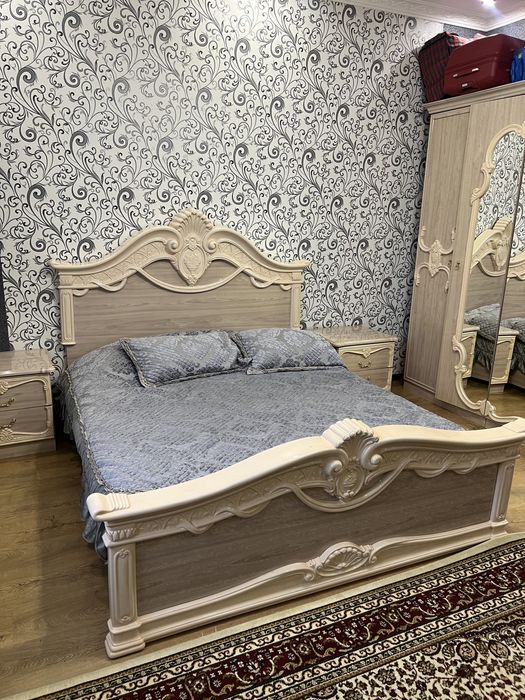 Спальный гарнитур