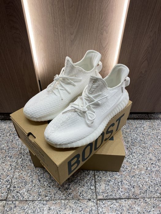 Yeezy boost 350v2 cream white