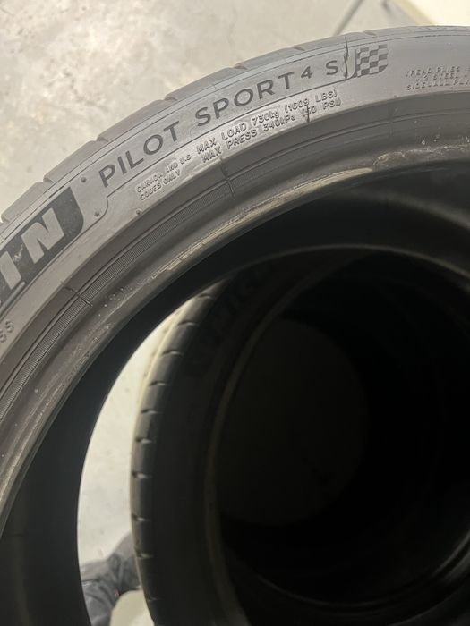 255/35/20 97Y Michelin PS4S
