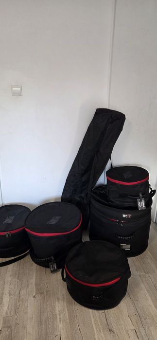 Gigbags huse tobe tama si hardware  stare foarte buna