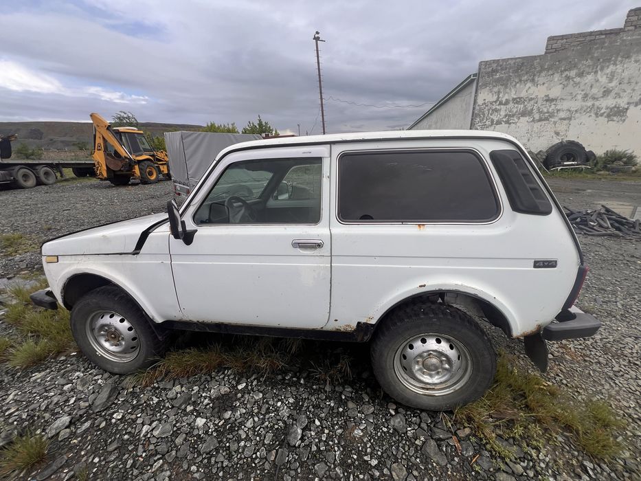 Продам LADA Niva 4×4 (ВАЗ-21214), 1.7