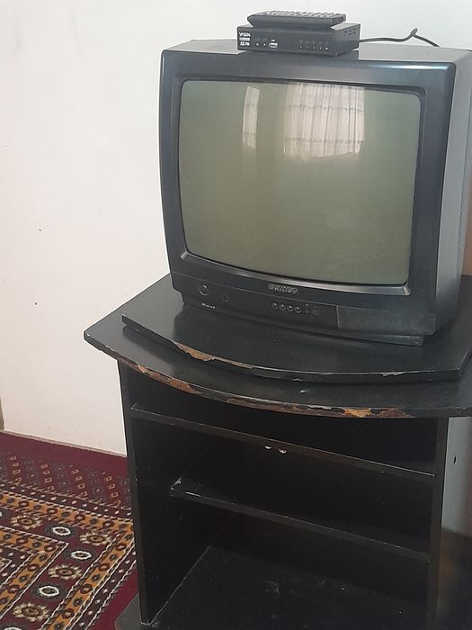 Philips televizor sotiladi aybi yo' tuneri bilan