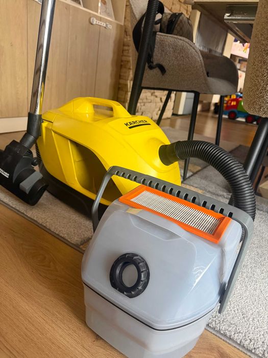 Прахосмукачка с воден филтър Karcher DS 6