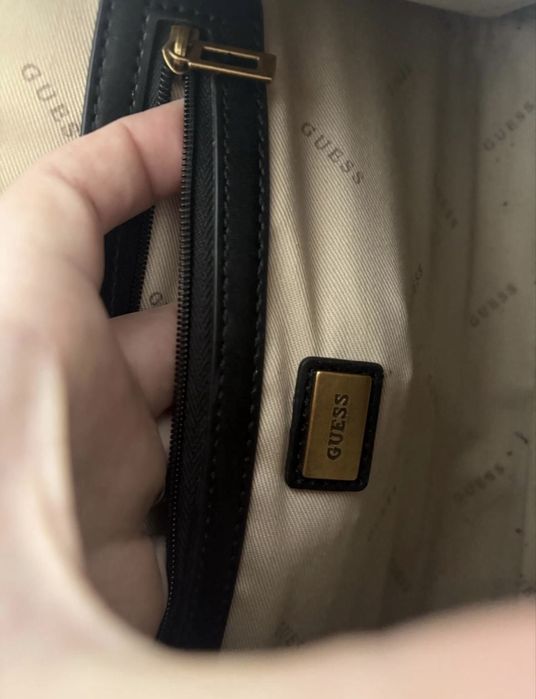 Geanta Guess neagra