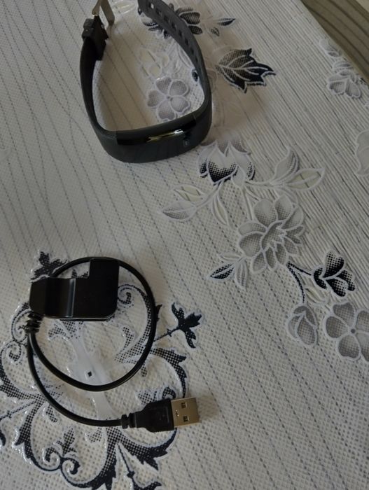 Фитнес гривна с блутут