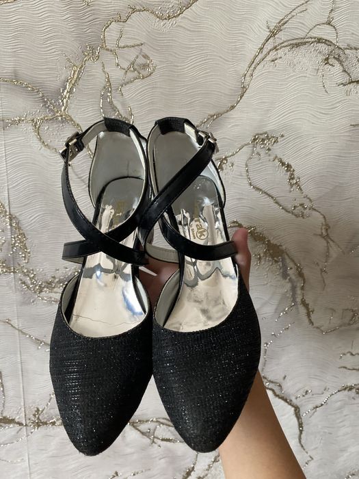 Продам нарядные туфли в оличном состоянии