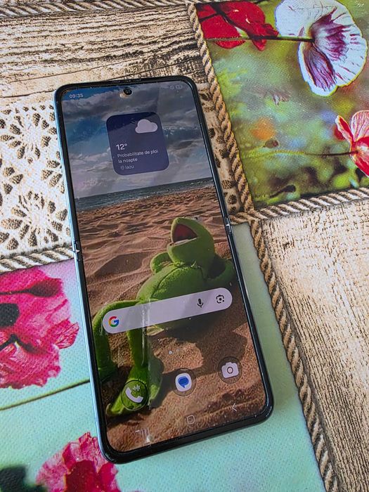 Samsung galaxy z flip 3 green