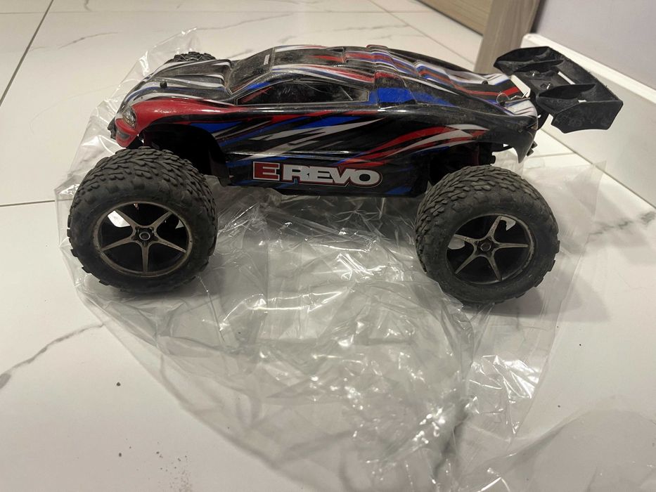 Traxxas E-Revo 1/16, 4x4