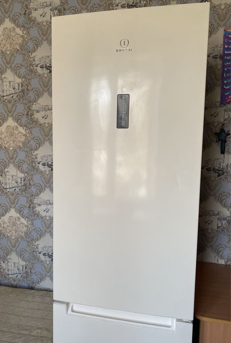 холодильник indesit