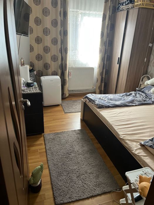 Vand apartament 3 camere