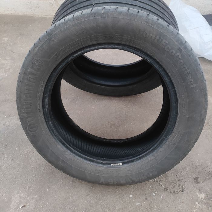 De vânzare 2 anvelope de vară!