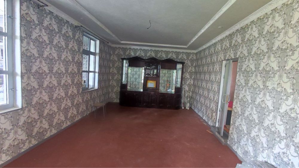 Uch qahramon Parvoz uchastka 60.000 kelishiladi