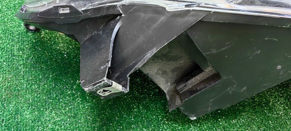 Десен фар за Toyota Proace / Тойота Проейс