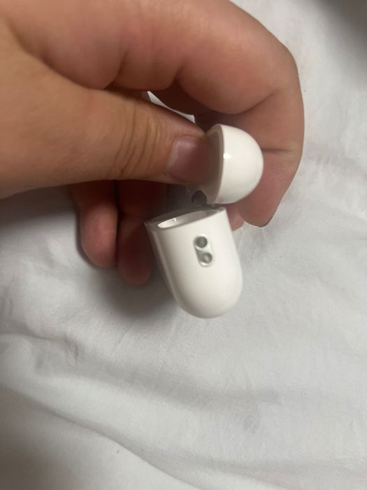 Продаю AirPods Pro 3 кейс