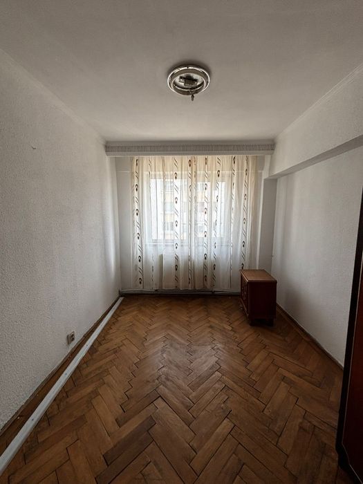 Apartament de vânzare cu 3 camere în Curtea de Argeș pe Bulevardul Basarabilor — fotografia 3