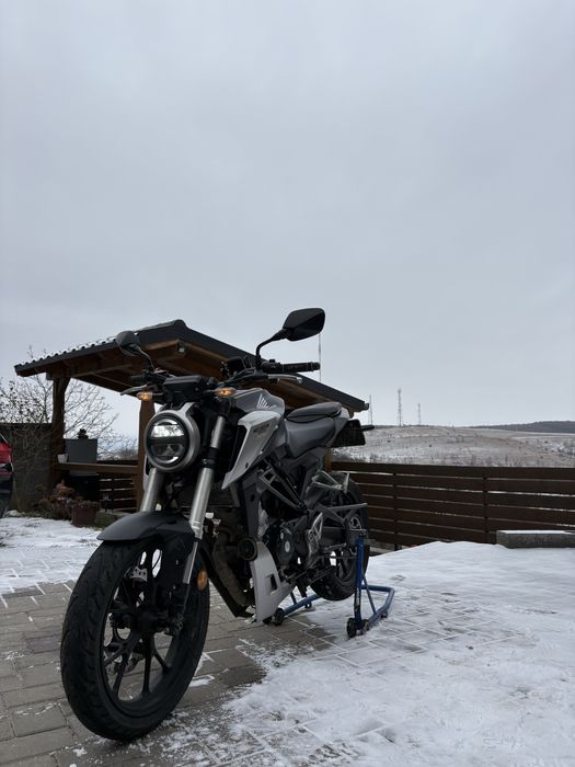 Vând Honda Cb 125 R