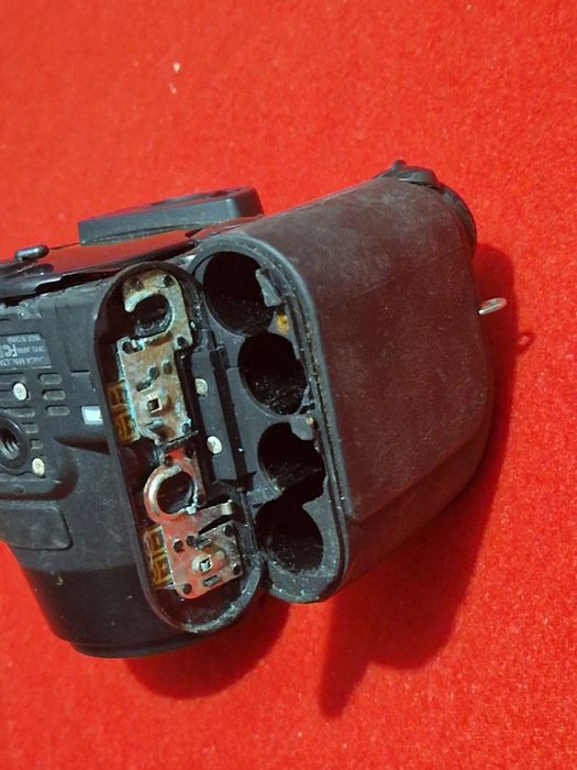 Aparat foto digital , nu funcționează butonul de pornire