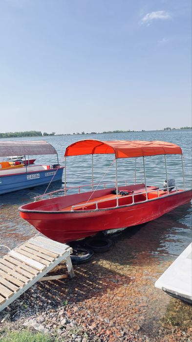 Катер с матором новый.