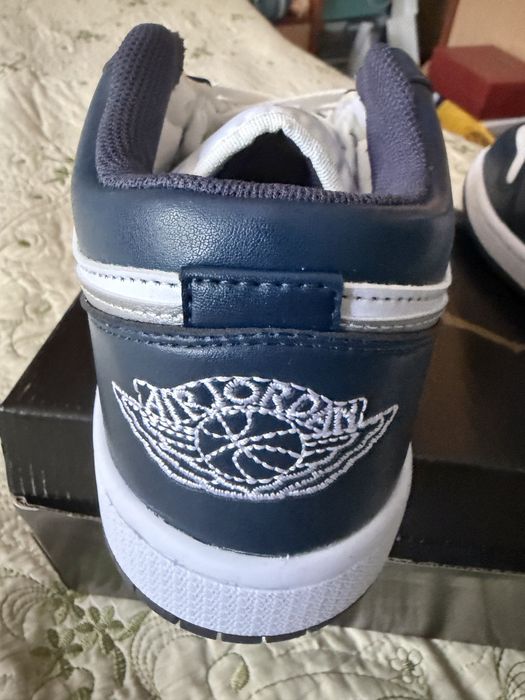 adidasi jordan 1 low