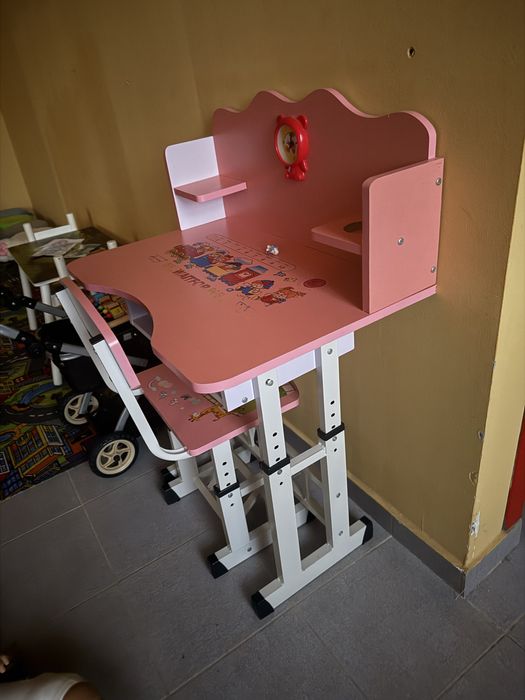 Birou pentru copii –reglabil pe inaltime