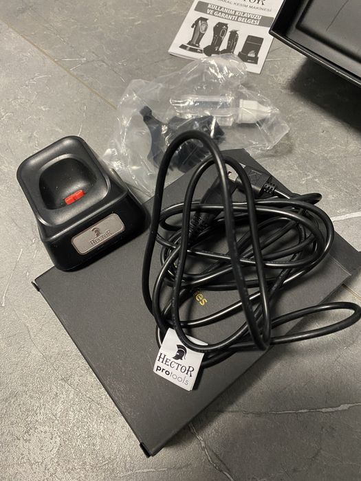 Vând Mașină de Contur Hector Hawk T Trimmer Negru