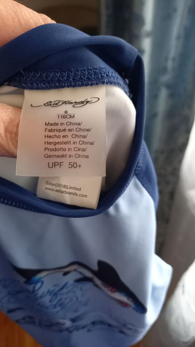 Детските слънцезащитни тениска и комплект