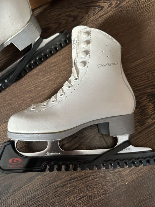 Коньки для фигурного катания botas