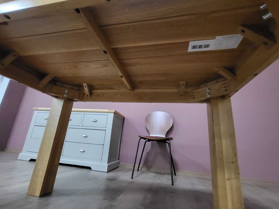 Малка дървена трапезна маса от 100 % дъб