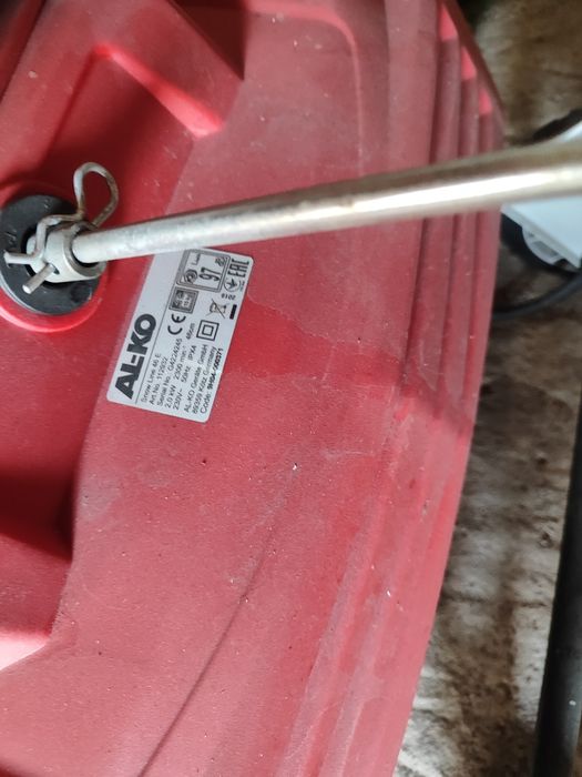 Продам Снегоуборщик