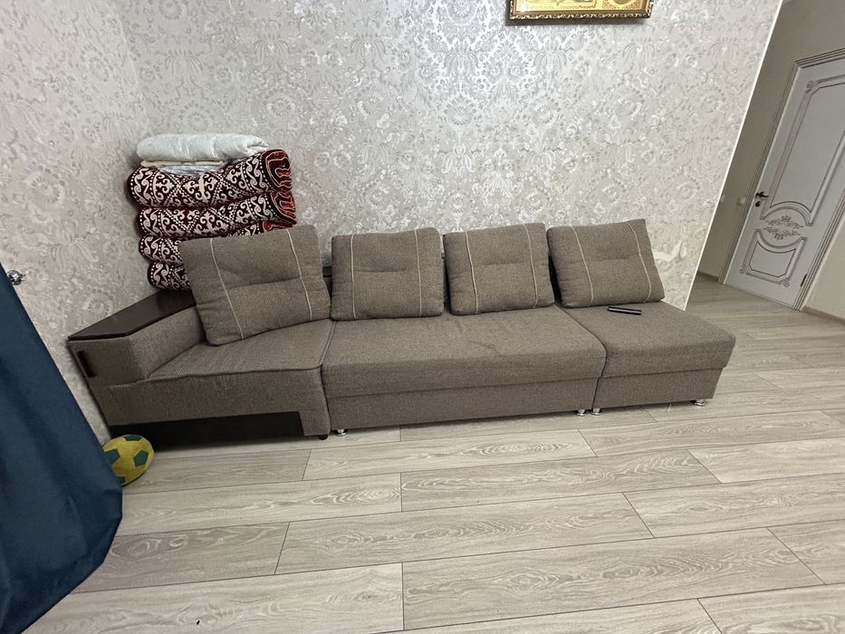Продам Срочно Диван 4 местный