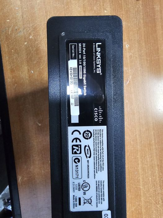 Linksys SR2024 24-Port 10/100/1000 Gigabit Switch