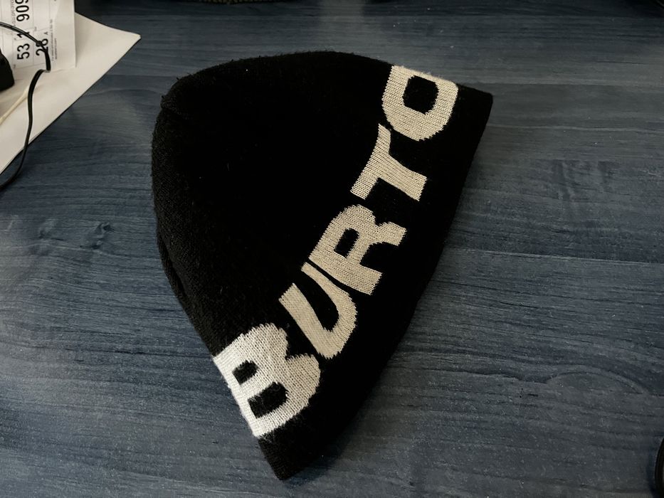 Caciula beanie placa snowboard Burton Element skateboard