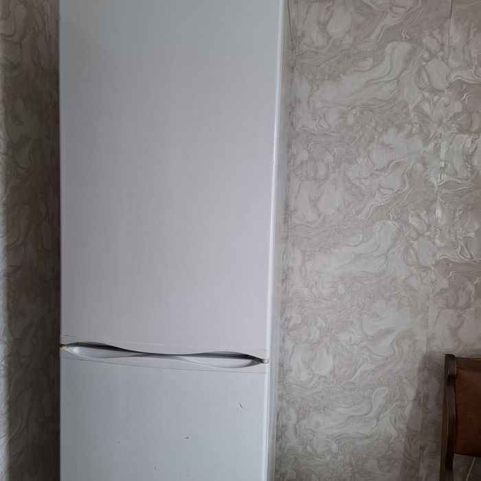 Продам холодильник Атлант