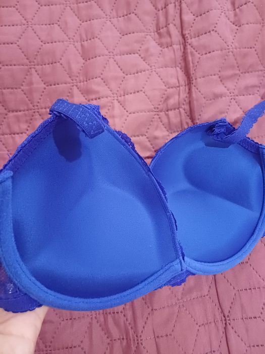 Vand sutien albastru 80B în stare impecabilă