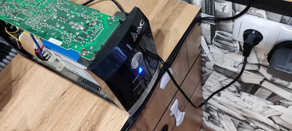 Продам источник бесперебойного питания (ИБП, УПС) б/у