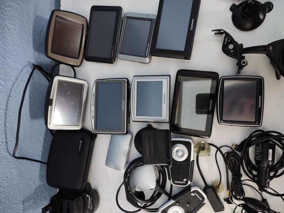 Навигация TomTom/ Garmin/ Blaupunkt/ Medion зарядни, стойки, антени
