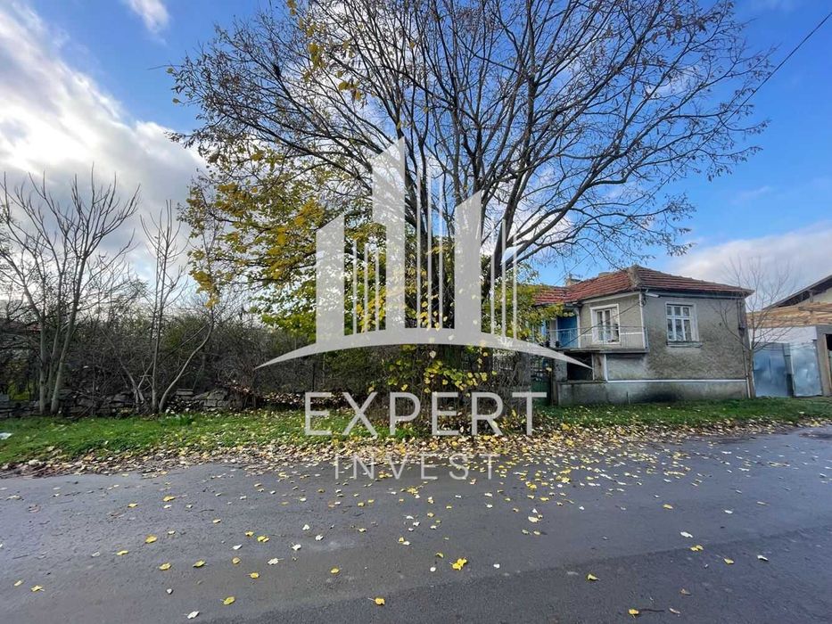 Продава се Къща в Варна, Цветен квартал - 222 кв.м за 298 €/кв.м - Снимка #2