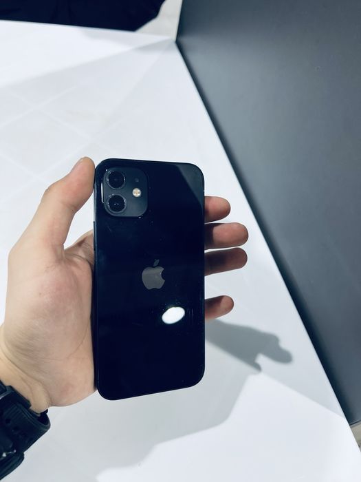 Iphone 12.