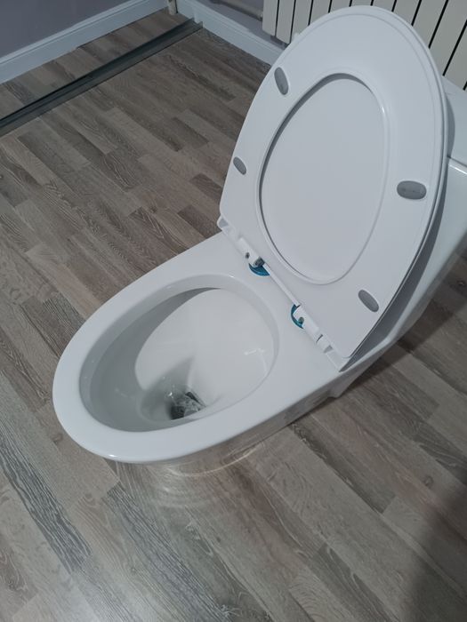 Продаётся унитаз .