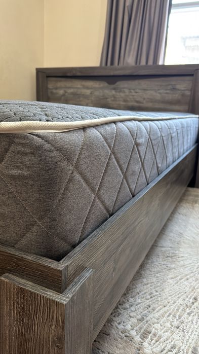 Кровать без матраса СРОЧНО‼️‼️