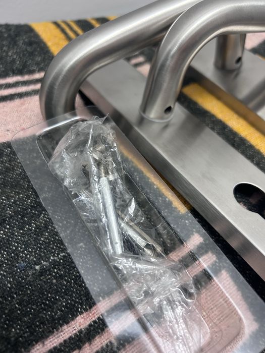 Clanță argintie exterior