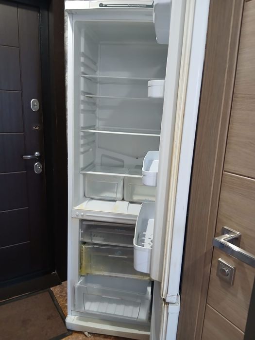 Холодильник Indesit